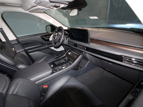 New 2026 Lincoln Aviator Reserve image 18