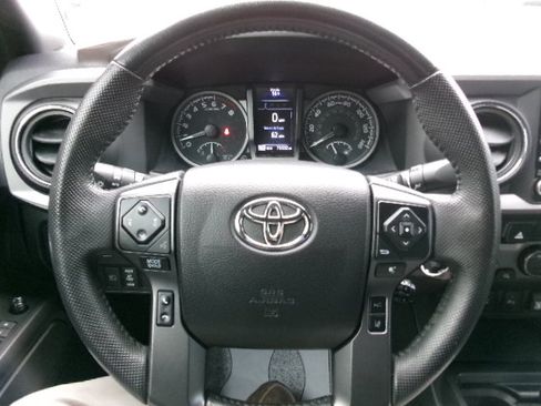 Used 2021 Toyota Tacoma TRD Sport w/ Technology Package image 20