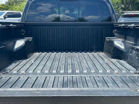 Used 2019 Toyota Tacoma SR5 AWD/4WD image 14