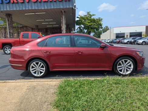 Used 2019 Volkswagen Passat 2.0T Wolfsburg w/ Wheels & Sunroof Package FWD image 8
