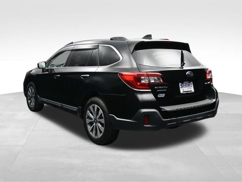 Used 2018 Subaru Outback 2.5i Touring AWD/4WD image 3