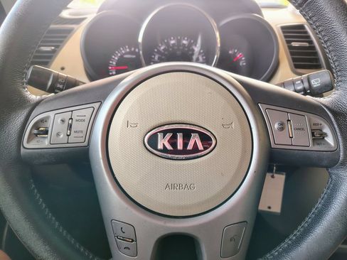 Used 2011 Kia Soul ! FWD image 11