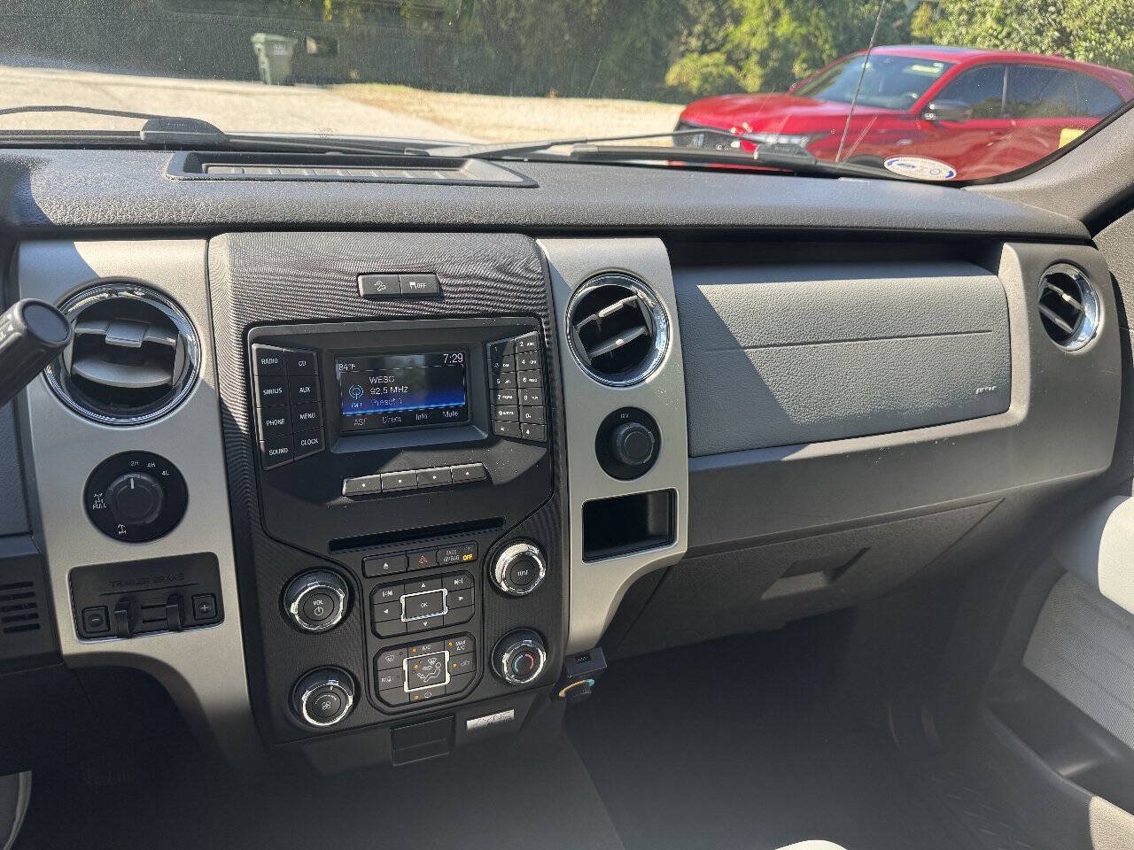 Used 2014 Ford F150 XLT w/ Equipment Group 302A Luxury AWD/4WD image 27