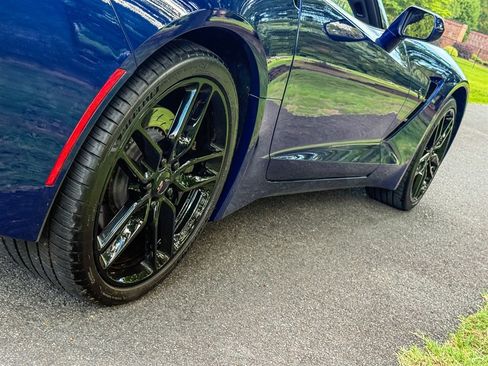 Used 2017 Chevrolet Corvette Stingray Coupe w/ Carbon Flash Badge Package RWD image 40