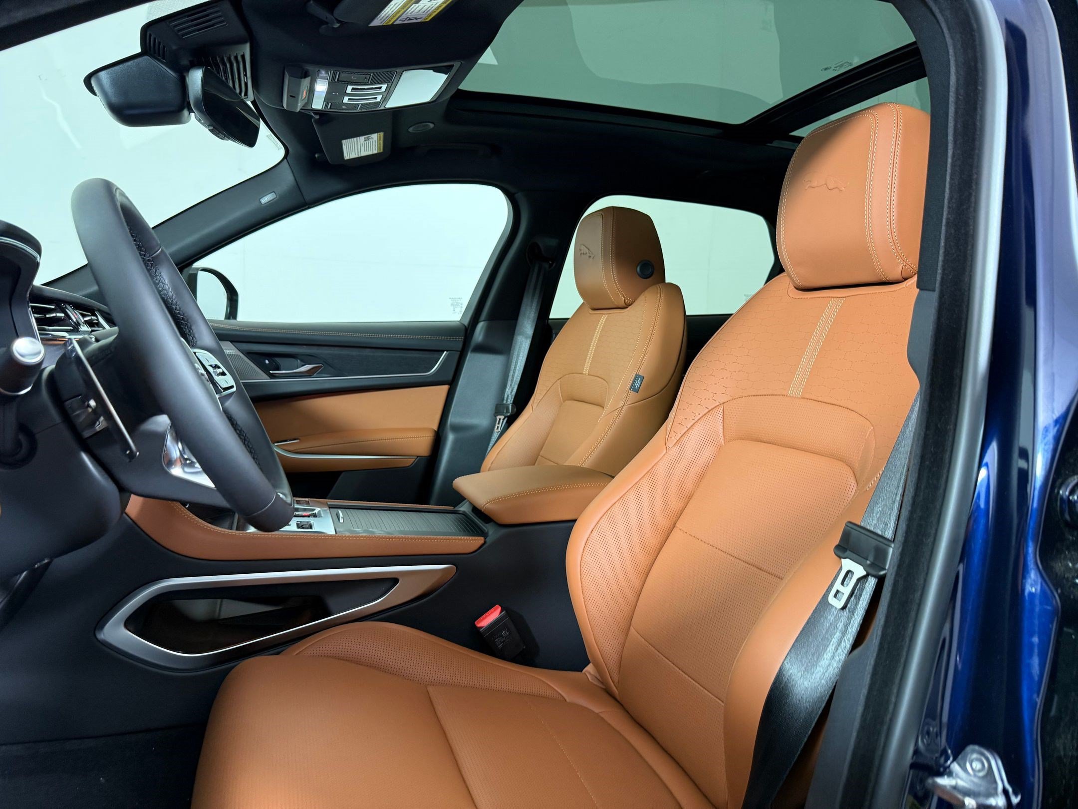 New 2026 Jaguar F-PACE R-Dynamic S AWD/4WD image 6