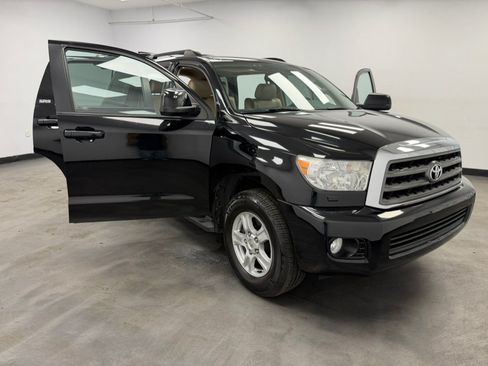 Used 2013 Toyota Sequoia SR5 w/ Premium Pkg AWD/4WD image 26