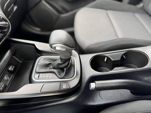 Used 2023 Kia Soul LX w/ LX Technology Package image 19