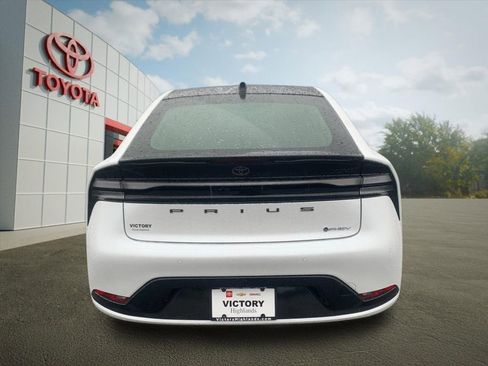 New 2026 Toyota Prius Plug-In Hybrid FWD image 4