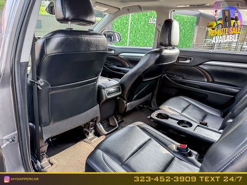 Used 2019 Toyota Highlander XLE FWD image 15