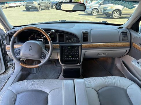 Used 2000 Lincoln Continental Base 4dr Sedan FWD image 10