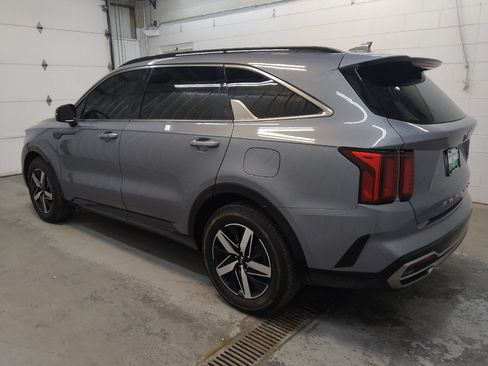 Used 2021 Kia Sorento S w/ Panoramic Sunroof Package FWD image 3