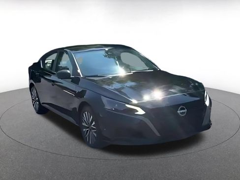 Used 2026 Nissan Altima 2.5 SV FWD image 16