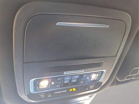 Certified 2025 Lincoln Nautilus Reserve w/ Jet Appearance Package image 17