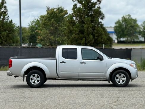 Used 2012 Nissan Frontier SV AWD/4WD image 7