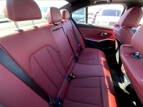 Certified 2025 BMW 330i Sedan image 19