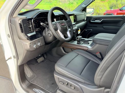 New 2026 GMC Sierra 1500 SLT w/ SLT Premium Package image 12