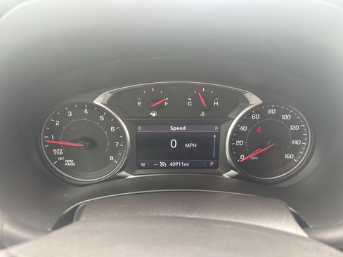 Used 2024 GMC Terrain SLT AWD/4WD image 20