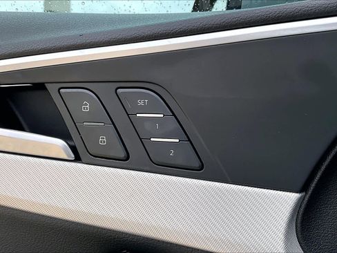 Used 2017 Audi A4 2.0T Premium image 28