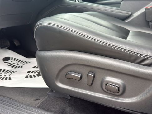 Used 2024 Nissan Murano SV w/ SV Midnight Edition Package FWD image 9