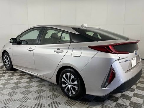 Used 2021 Toyota Prius Prime Limited image 4