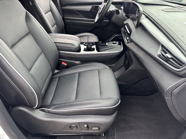 Used 2025 Buick Enclave Preferred FWD image 11