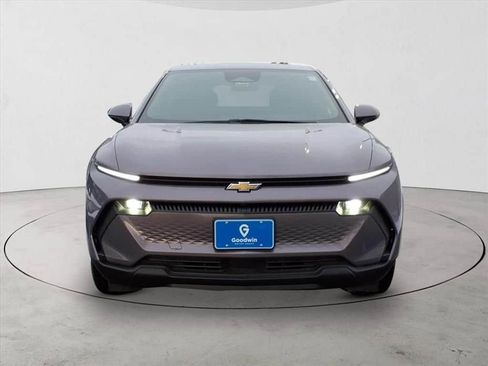 New 2026 Chevrolet Equinox EV LT image 2