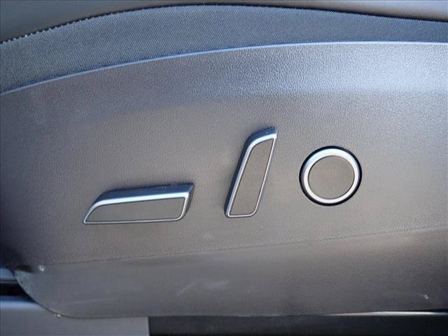 Used 2022 Tesla Model Y Long Range AWD/4WD image 13