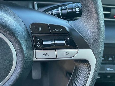 Used 2023 Hyundai Elantra SEL image 16