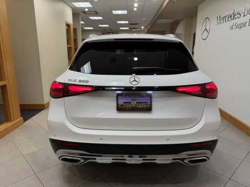 Certified 2025 Mercedes-Benz GLC 300 image 4