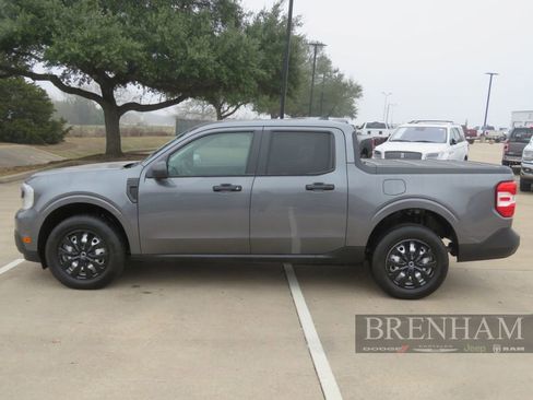 Used 2022 Ford Maverick XL image 3