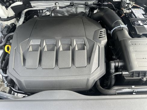 Used 2025 Audi Q3 2.0T Premium w/ Convenience Package image 9