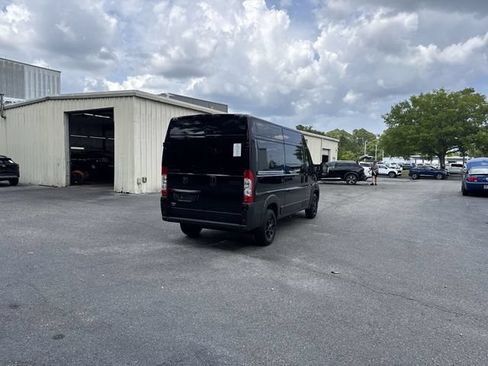 Used 2023 RAM ProMaster 2500 w/ Black Appearance Package FWD image 5