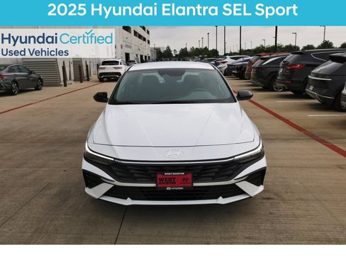 Certified 2025 Hyundai Elantra Sport FWD image 3