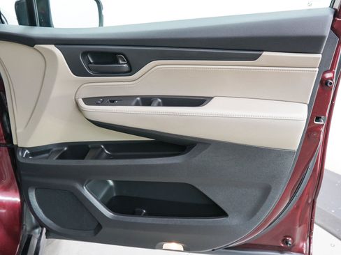 Used 2018 Honda Odyssey EX-L image 12