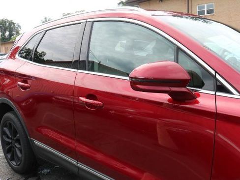 Used 2017 Lincoln MKC Select w/ Lincoln MKC Climate Package FWD image 8