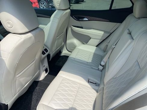 Used 2023 Buick Envision Avenir image 11