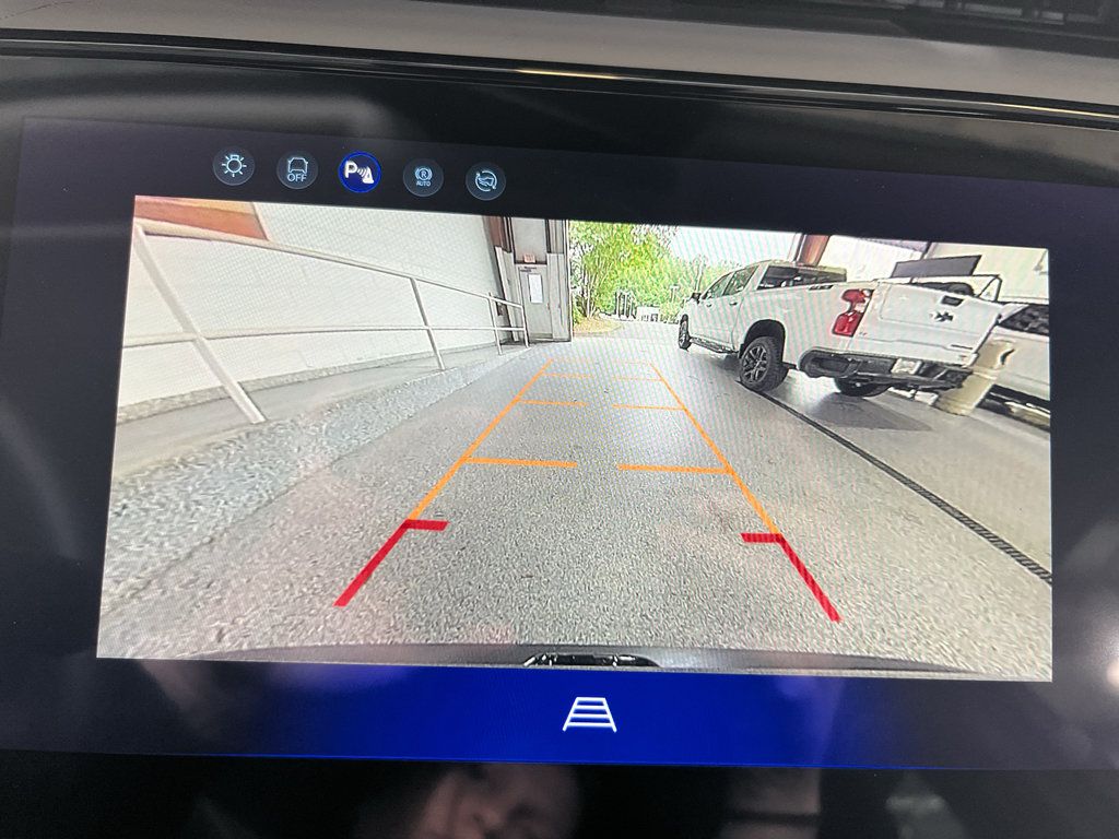 New 2027 Chevrolet Bolt LT w/ Comfort Package FWD image 24