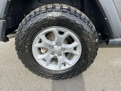 Used 2021 Jeep Wrangler Sport image 28