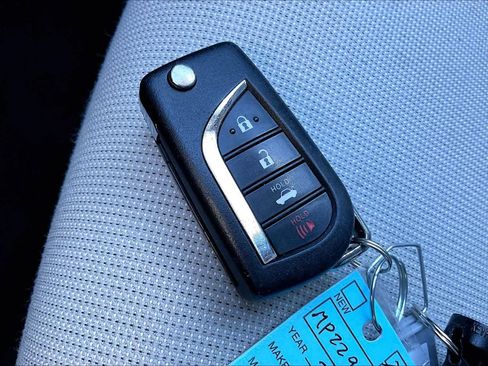 Certified 2021 Toyota Corolla LE image 12