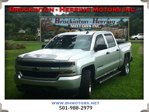 Used 2018 Chevrolet Silverado 1500 Custom w/ Custom Value Package AWD/4WD image 1