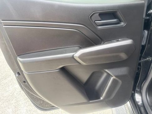 Used 2025 Chevrolet Colorado Trail Boss AWD/4WD image 26