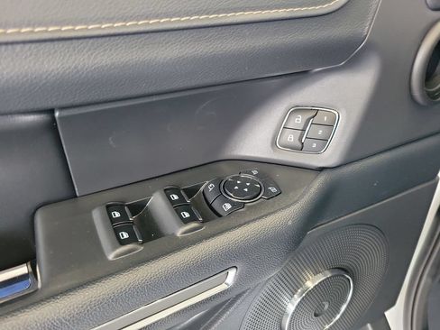 Used 2024 Ford Expedition XLT RWD image 16