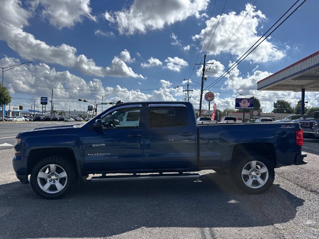 Used 2017 Chevrolet Silverado 1500 LT w/ True North Edition AWD/4WD image 4