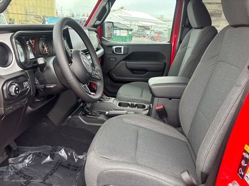 New 2025 Jeep Gladiator Sport image 14