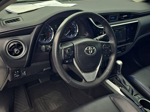 Used 2018 Toyota Corolla XSE w/ Carpet Mat Package (TMS) FWD image 14