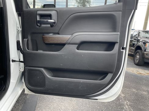 Used 2017 GMC Sierra 2500 Denali w/ Duramax Plus Package AWD/4WD image 44