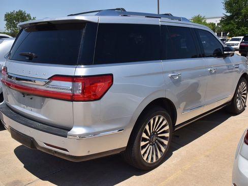 Used 2019 Lincoln Navigator Reserve w/ Cargo Package AWD/4WD image 5