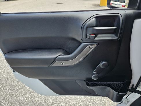 Used 2018 Jeep Wrangler Unlimited Sport AWD/4WD image 29