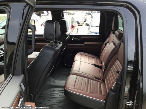 Used 2024 GMC Sierra 3500 Denali Ultimate AWD/4WD image 14