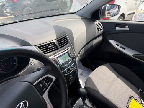 Used 2012 Hyundai Accent GS FWD image 28
